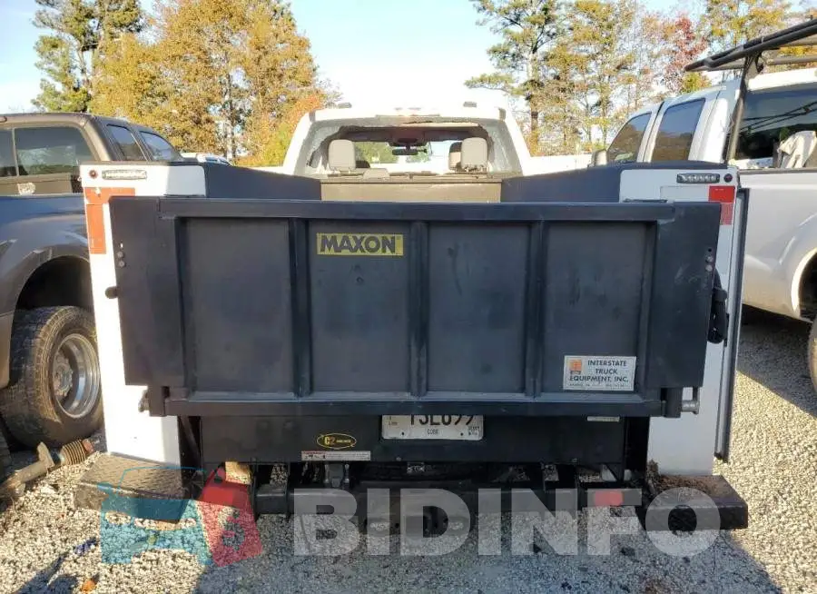1FT7X2AA2PED71395 Photo# 6