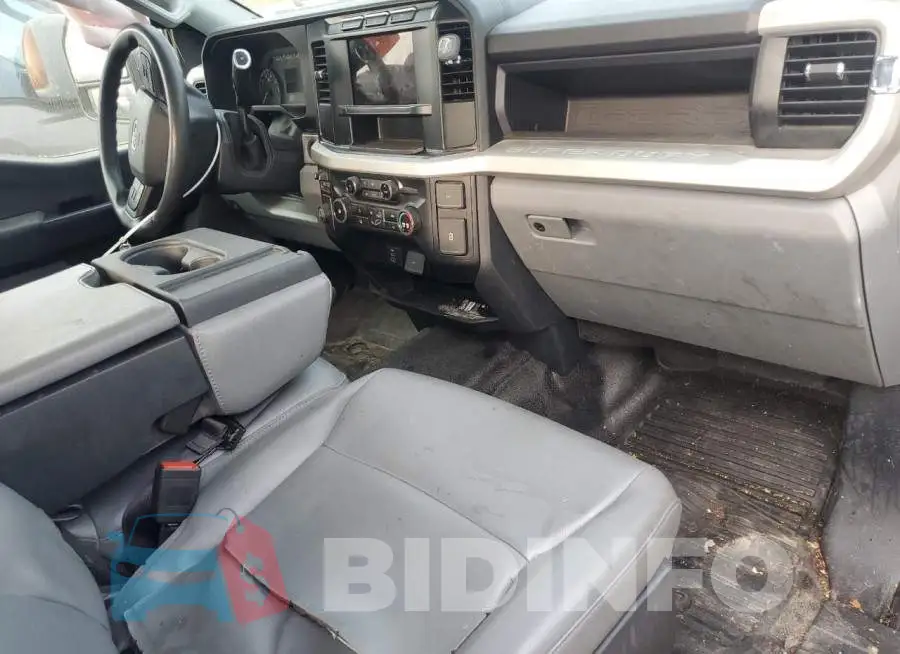 1FT7X2AA2PED71395 Photo# 8