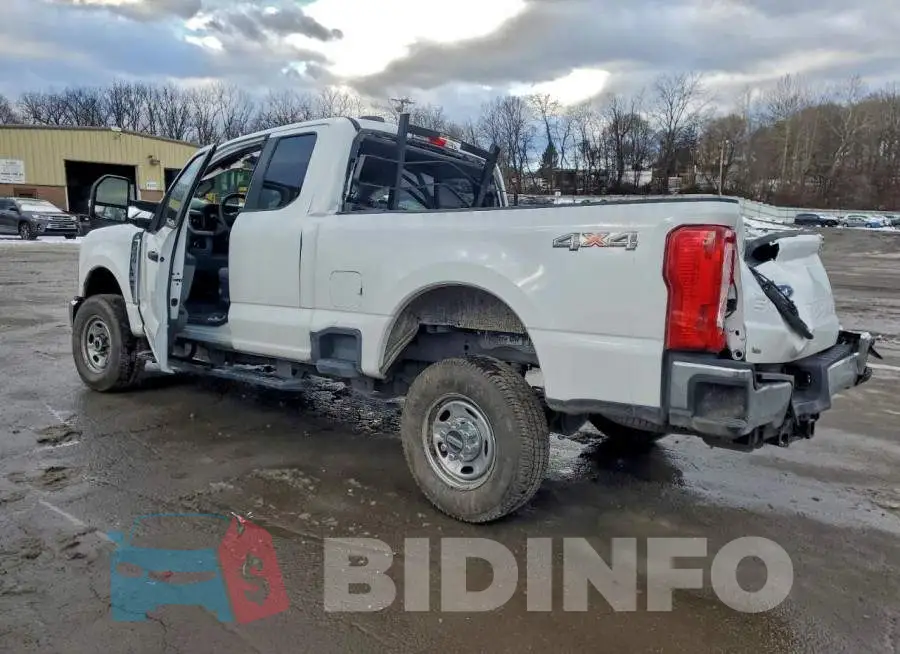 1FT7X2BA0REF90681 Photo# 2