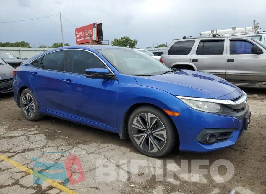 19XFC1F30HE018302 Photo# 4