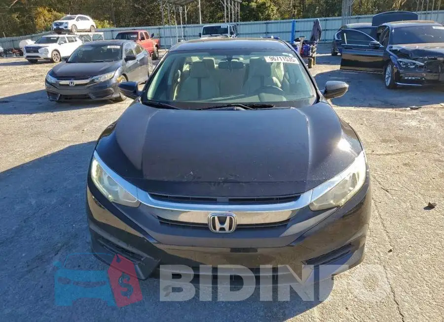 19XFC2F50GE041438 Photo# 5