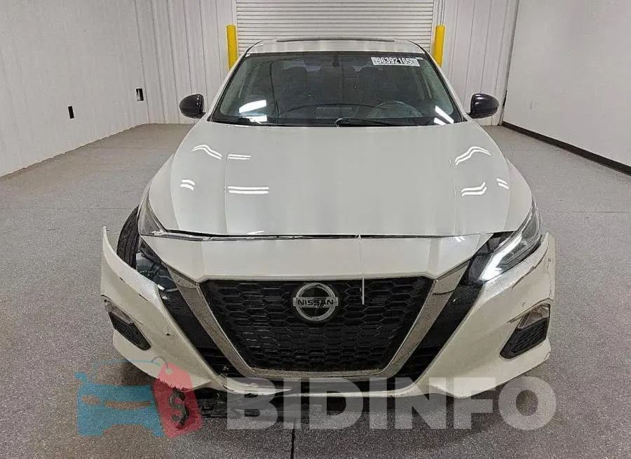 1N4BL4CV1KC130195 Photo# 5