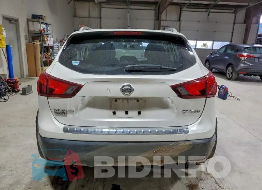 JN1BJ1CR9HW103791 Photo# 6
