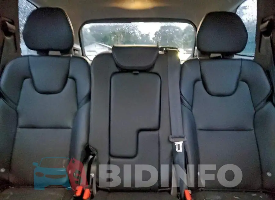 YV4102PK1M1742993 Photo# 10
