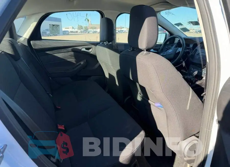 1FADP3F2XJL327521 Photo# 6