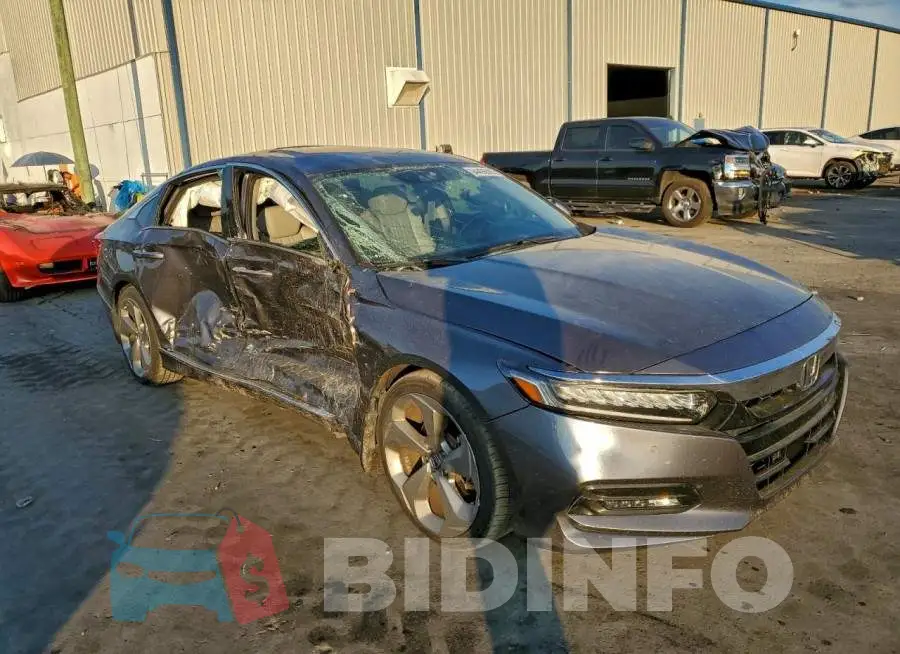 1HGCV1F91JA062532 Photo# 4