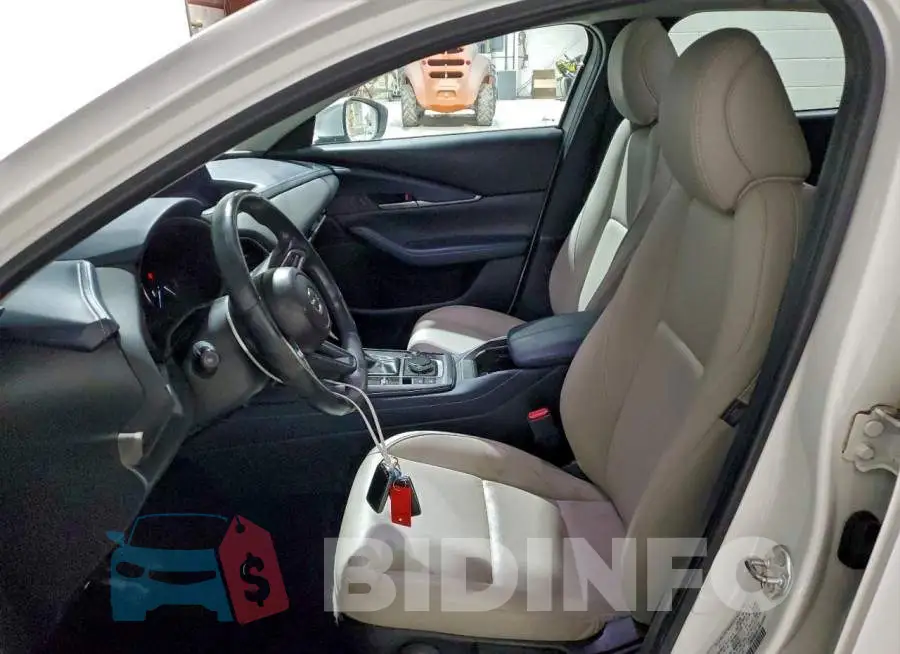 3MVDMBCL9LM110827 Photo# 7