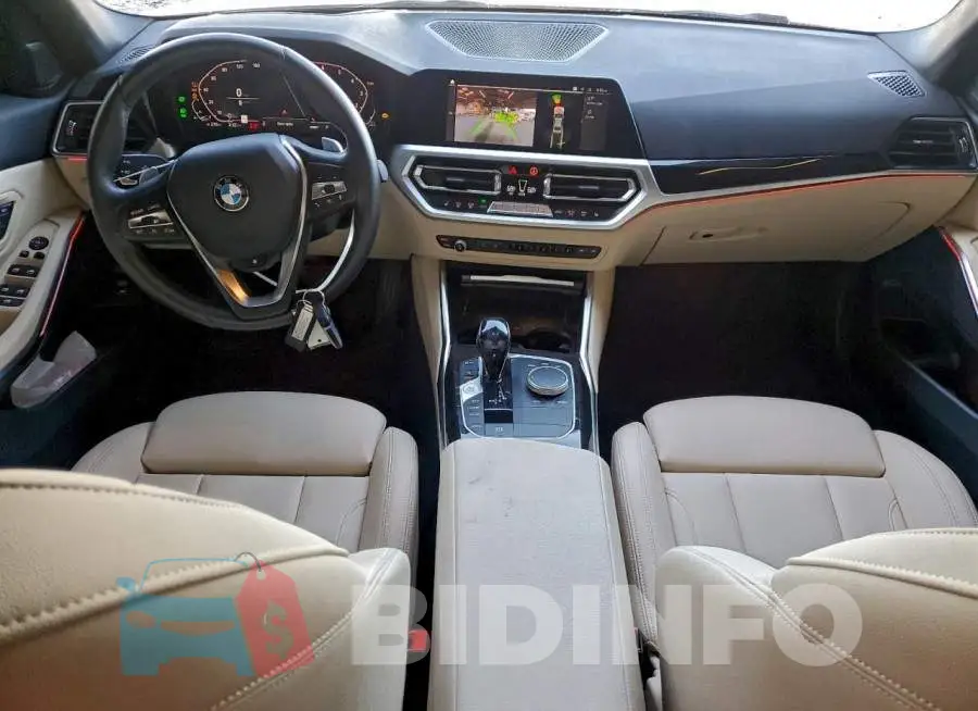 3MW5R7J04M8B70132 Photo# 8