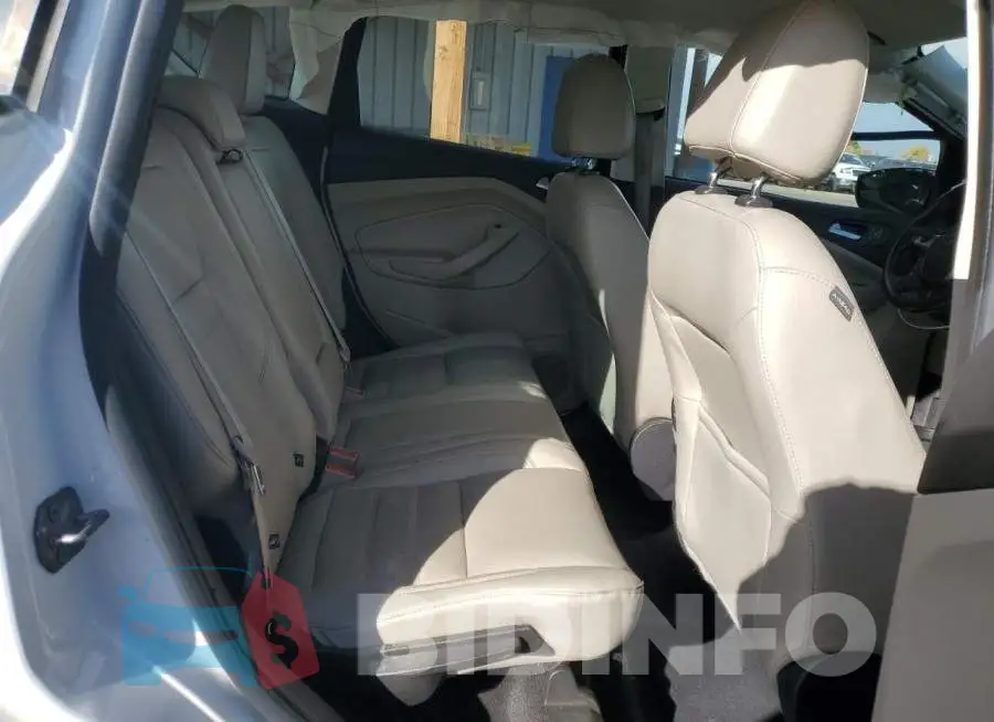 1FADP5EU2HL111915 Photo# 10