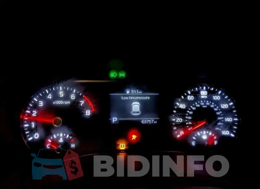 KNDJ23AUXL7009107 Photo# 9