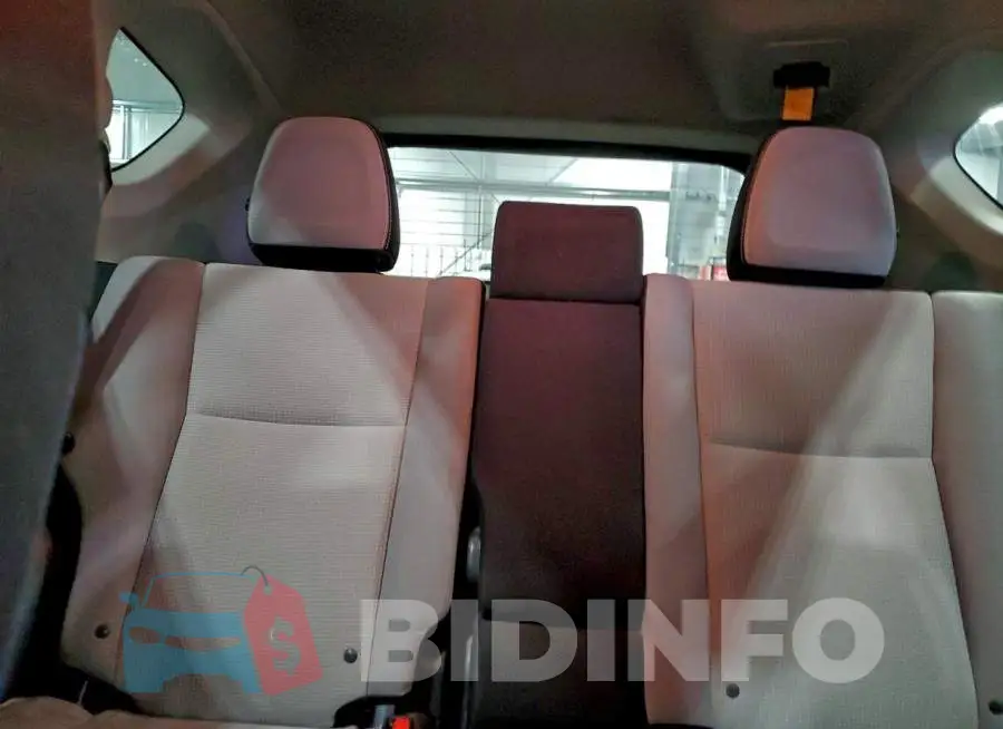 JTMRFREV6HJ165376 Photo# 10