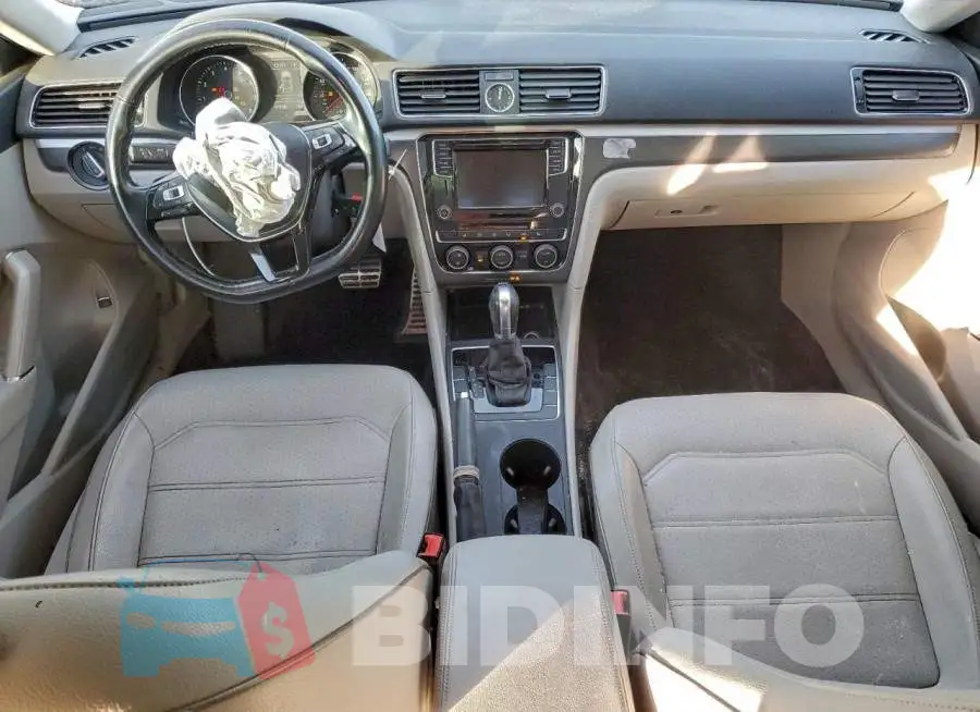 1VWDT7A36HC053321 Photo# 8