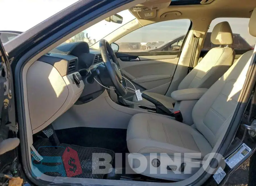 1VWWA7A39LC011815 Photo# 7