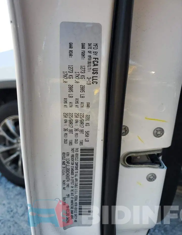 1C4PJLLB5KD420374 Photo# 14
