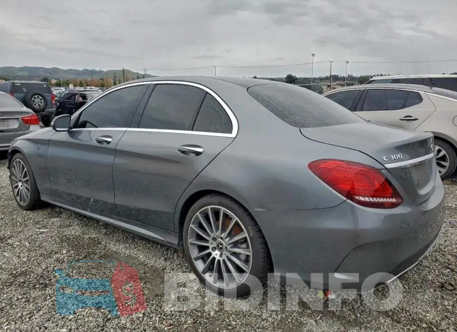 55SWF8DB2KU300323 Photo# 2