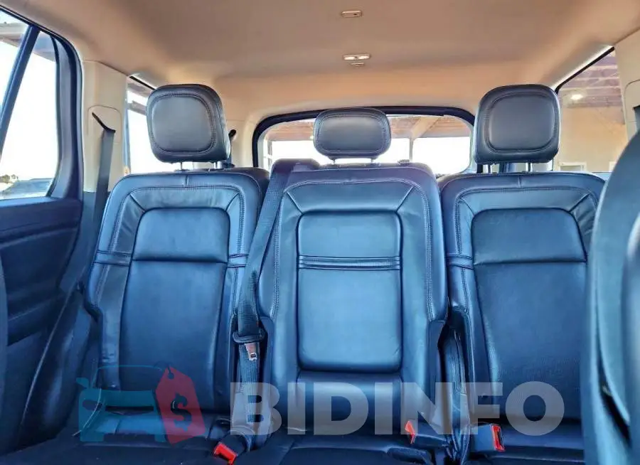 5LM5J7XC4LGL01371 Photo# 10