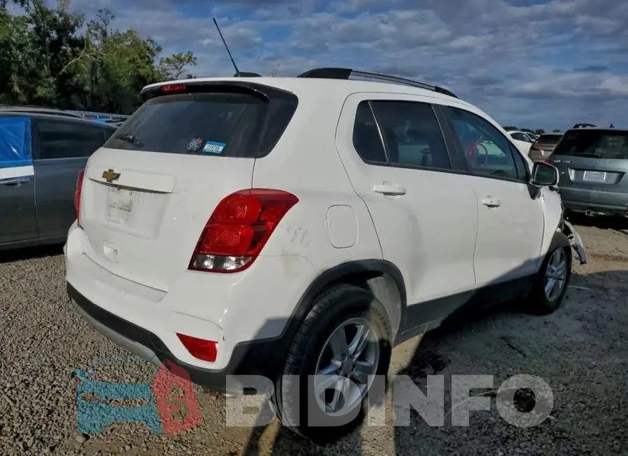 KL7CJLSBXMB342427 Photo# 3