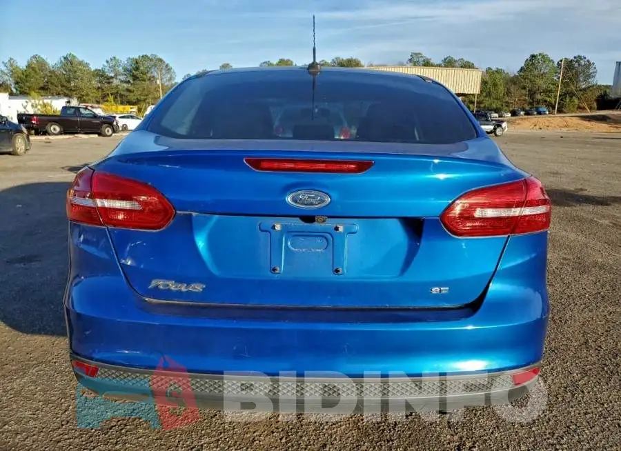 1FADP3F22JL268383 Photo# 6