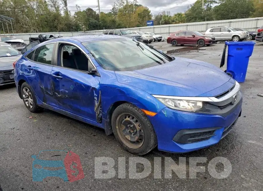 19XFC2F52HE031768 Photo# 4