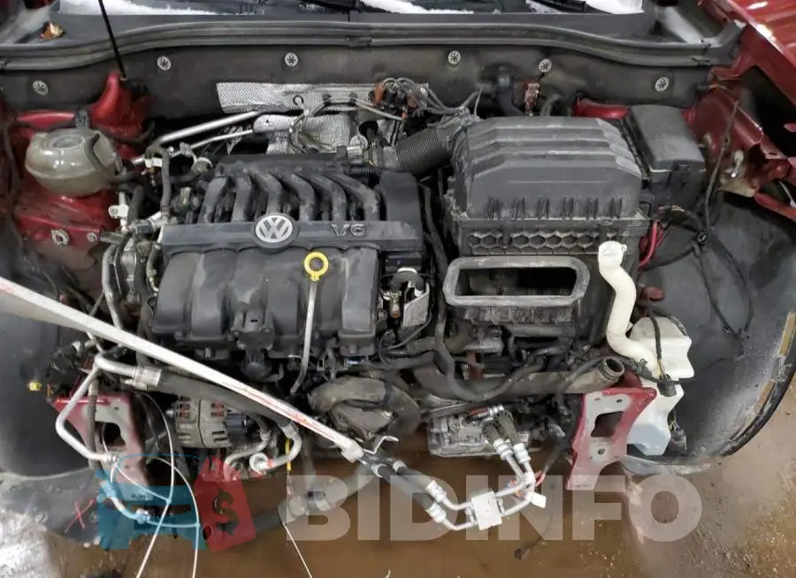 1V2MR2CA5JC583865 Photo# 12
