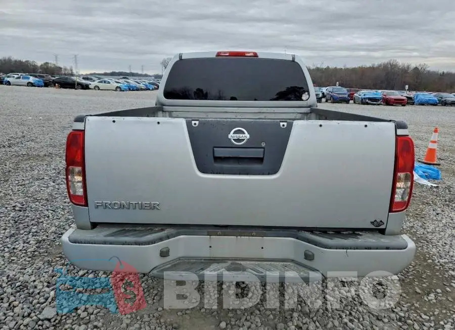 1N6BD0CT4JN718817 Photo# 6