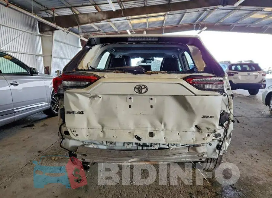 2T3C1RFV3MW184725 Photo# 6