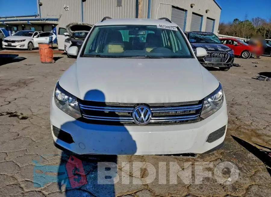 WVGAV7AX8HW508425 Photo# 5