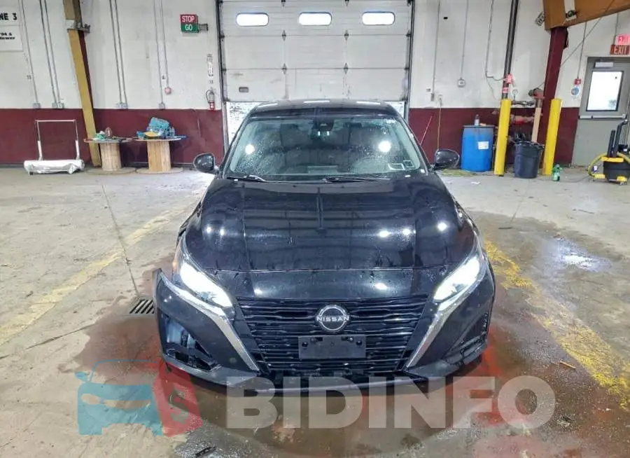 1N4BL4BV5PN370847 Photo# 5