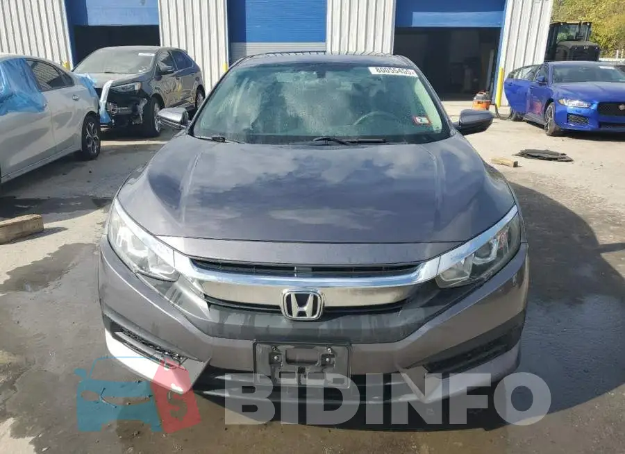 19XFC2F72HE045042 Photo# 5