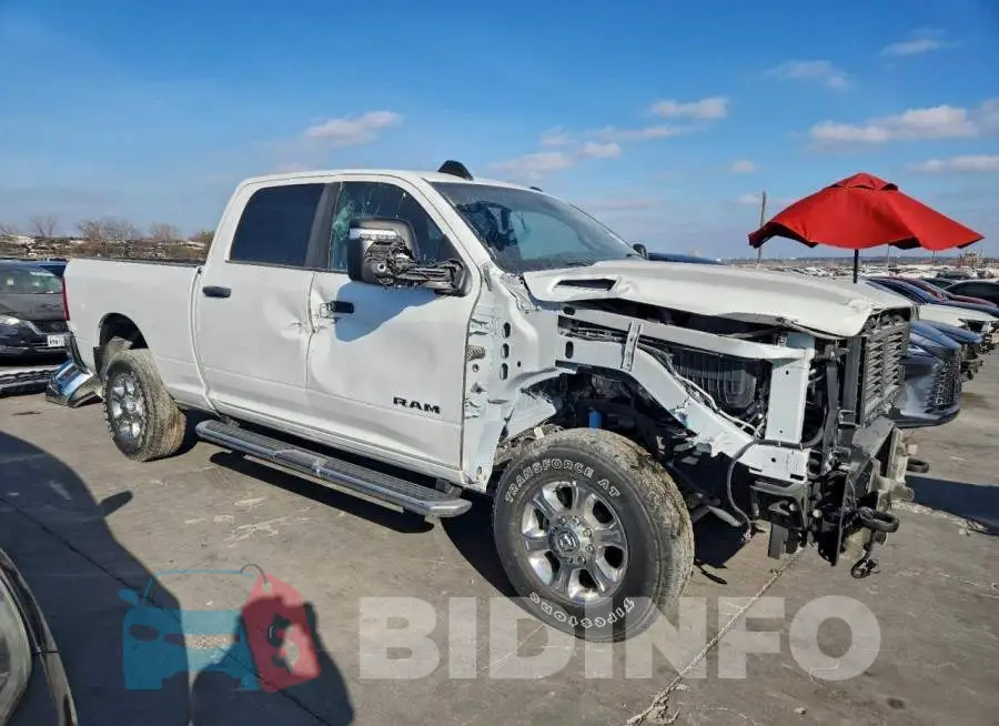 3C6UR5DL9RG156353 Photo# 4