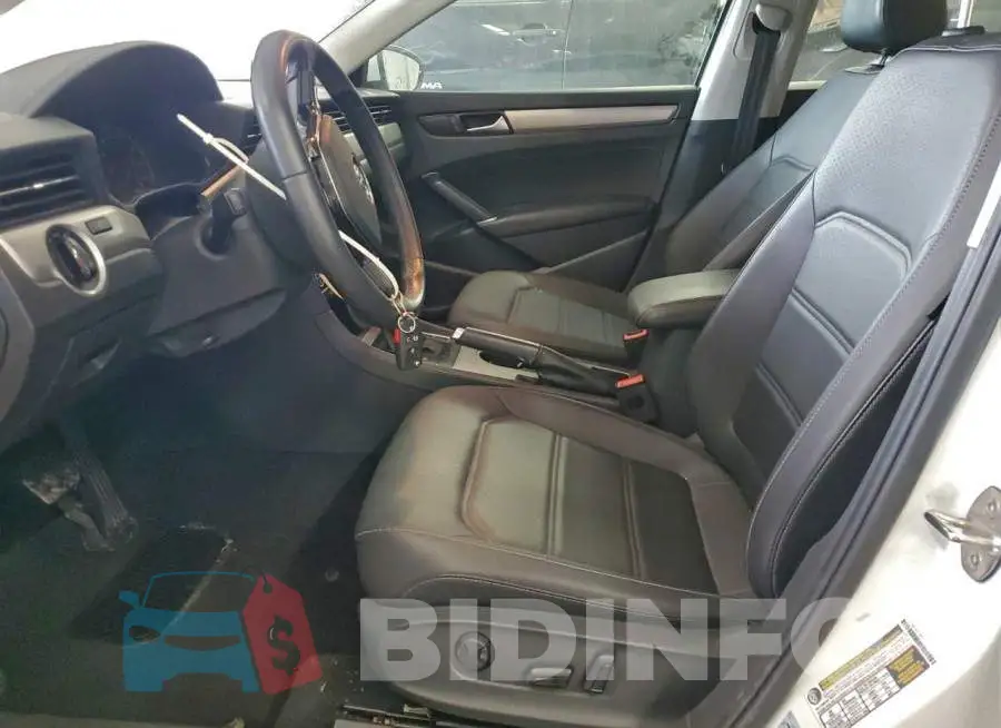 1VWSA7A38NC008423 Photo# 7