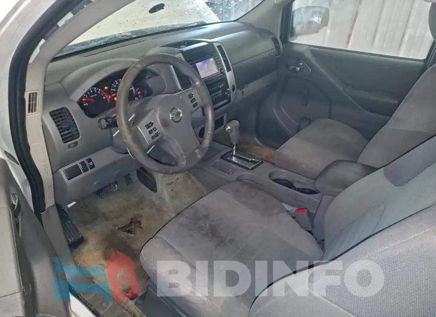 1N6BD0CT3JN735057 Photo# 8