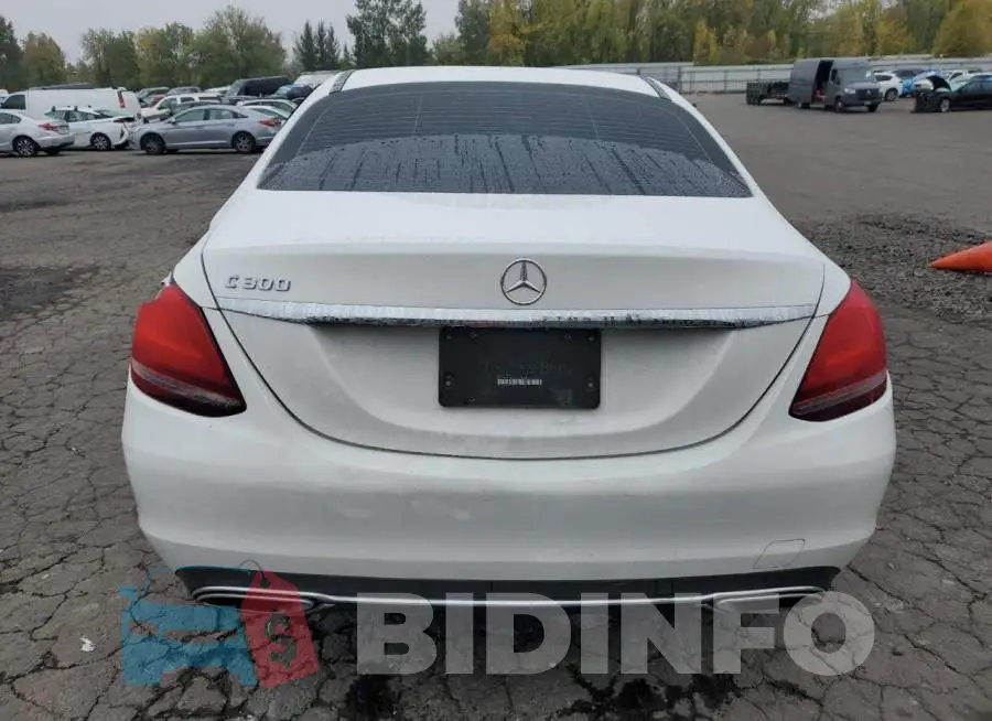 55SWF8DB6KU319263 Photo# 6