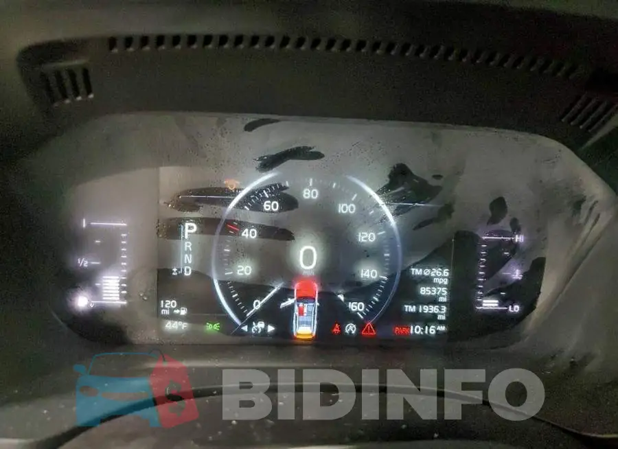 LYV102RK8JB101215 Photo# 9