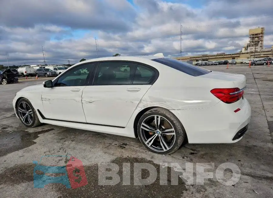 WBA7E2C52HG739342 Photo# 2