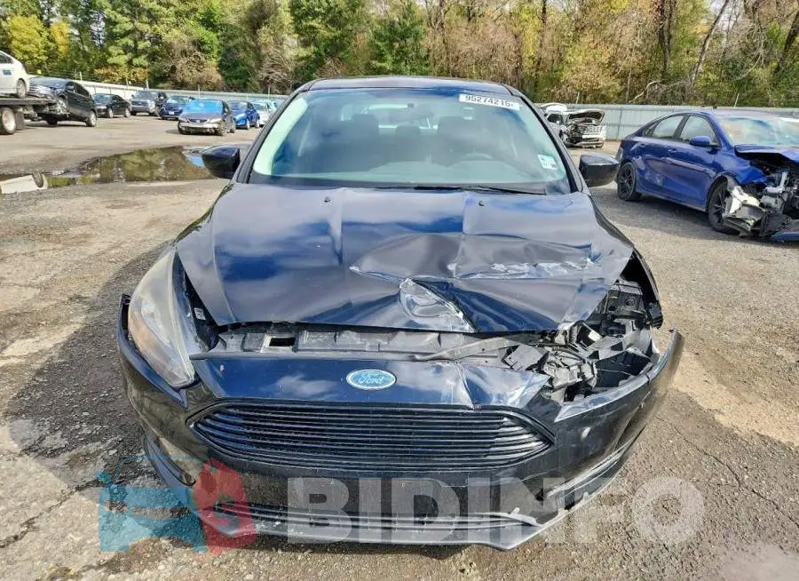 1FADP3FE4JL210852 Photo# 5