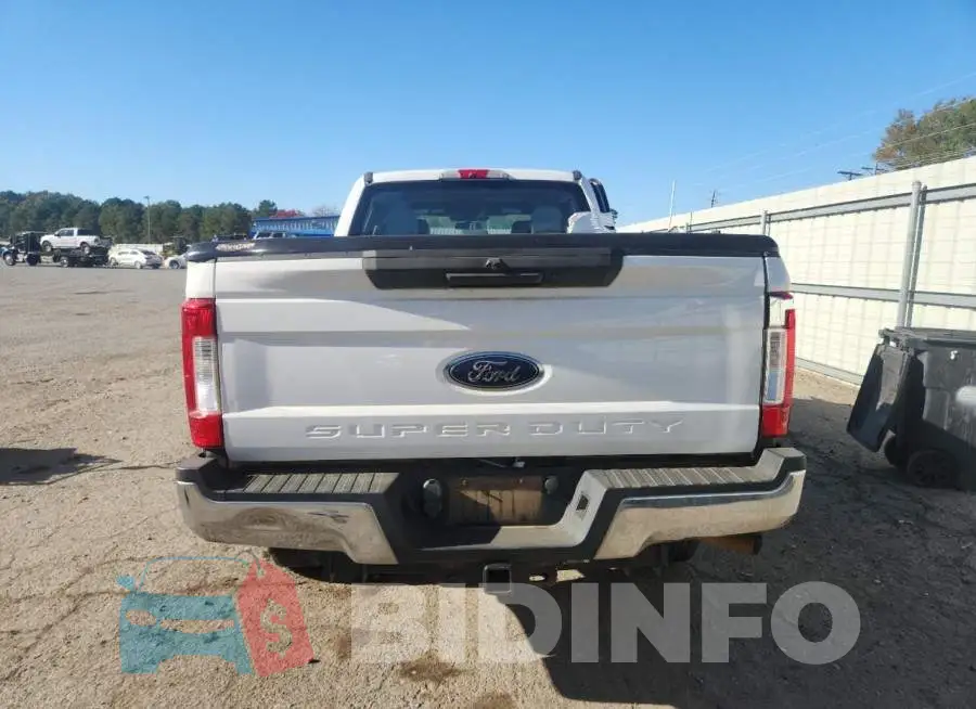 1FT7W2B60JEB04681 Photo# 6