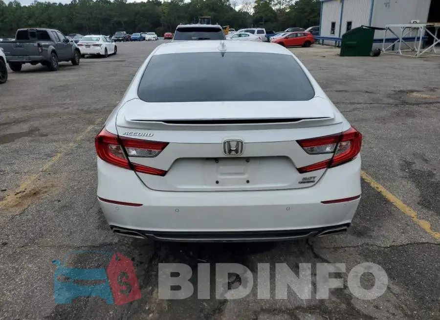 1HGCV2F92JA032431 Photo# 6