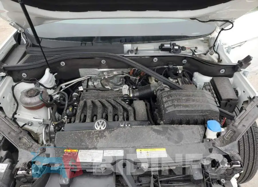 1V2HE2CA7PC224250 Photo# 11