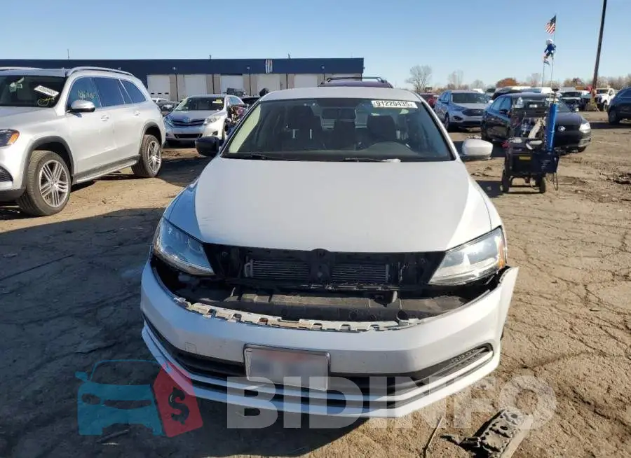 3VW167AJ8HM333717 Photo# 5