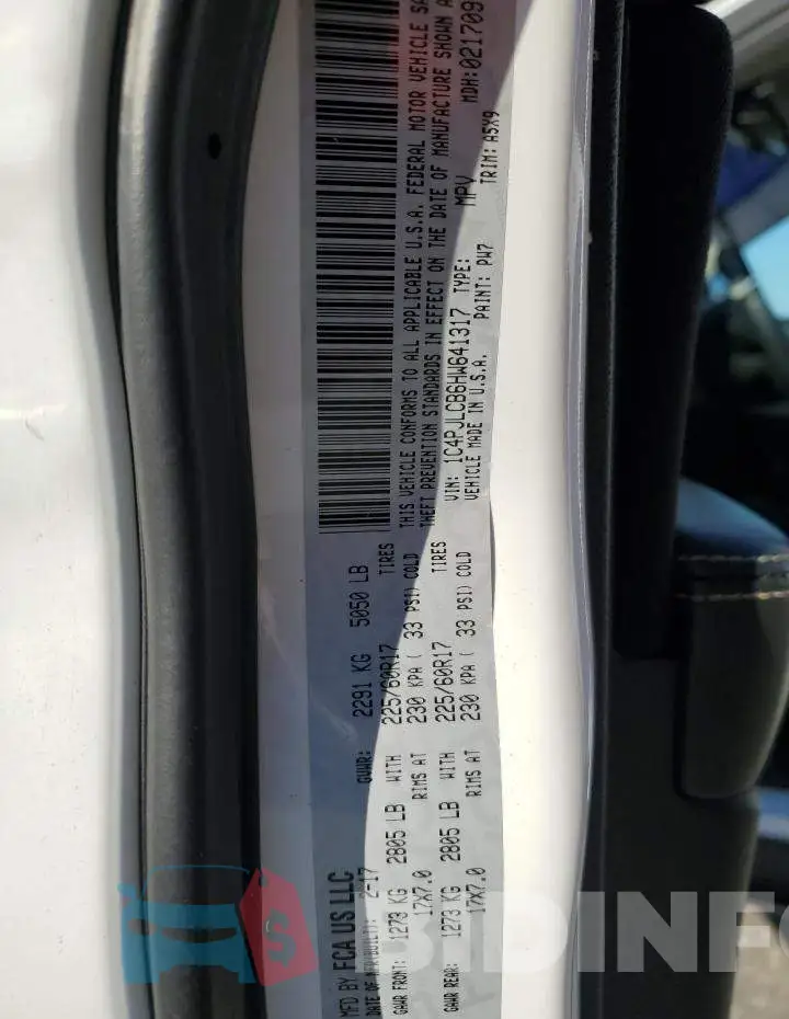 1C4PJLCB6HW641317 Photo# 13