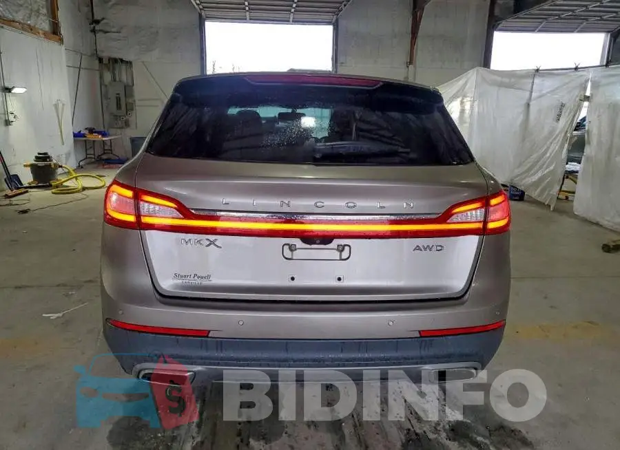 2LMPJ8LR5JBL10049 Photo# 6