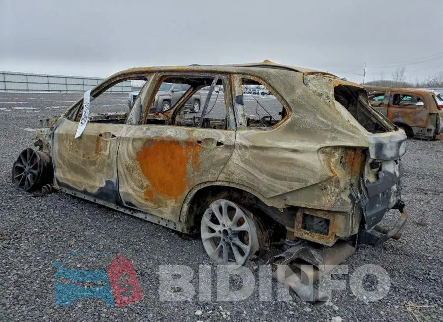 5UXKR0C35H0X80737 Photo# 2