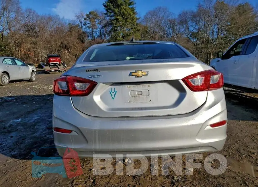 1G1BC5SM0J7201315 Photo# 6