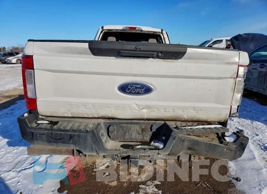 1FT7W2A62JEC31708 Photo# 6