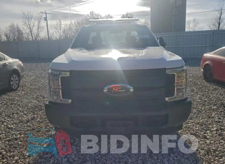 1FTBF2A60KEC45859 Photo# 5