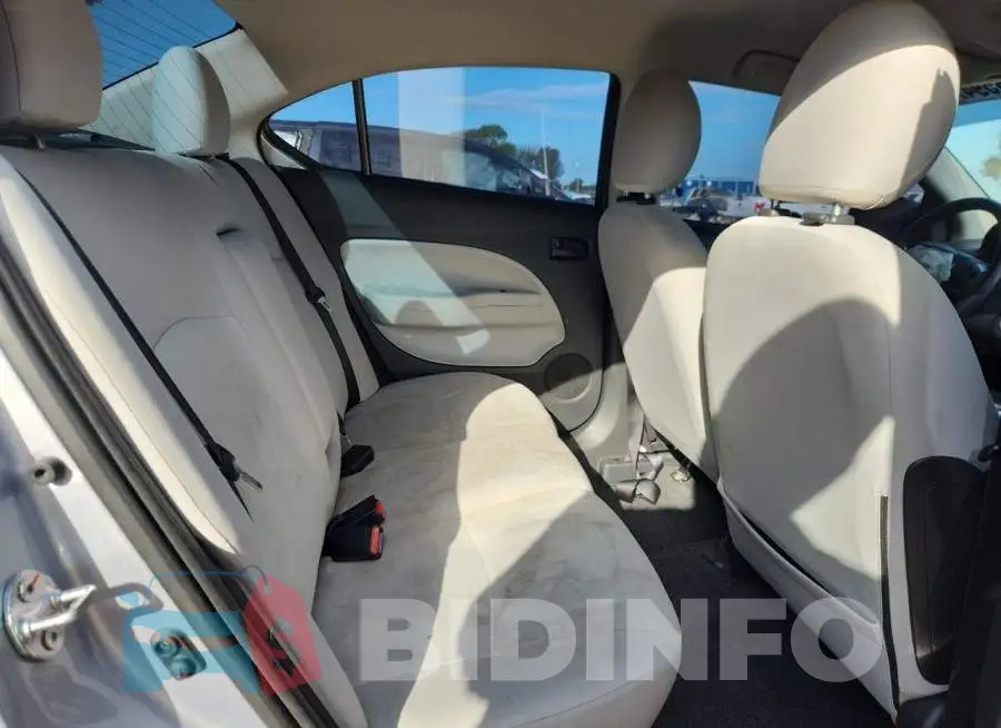 ML32FUFJ4NHF00675 Photo# 10