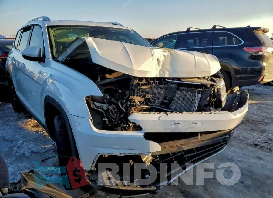 1V2MR2CA5KC616705 Photo# 4