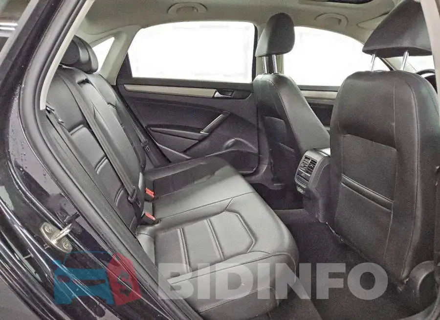 1VWSA7A35MC007177 Photo# 10