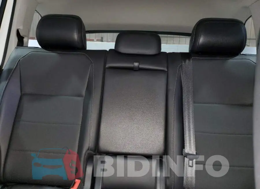 3VV3B7AX7JM002016 Photo# 10